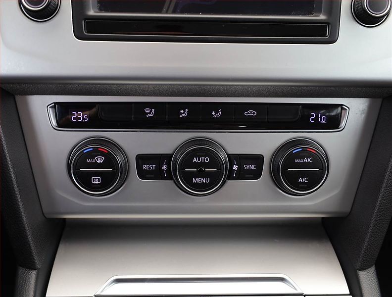 Volkswagen Passat (2015) 2.0 TDI, Navi, Tempomat - fotka 12 z 18