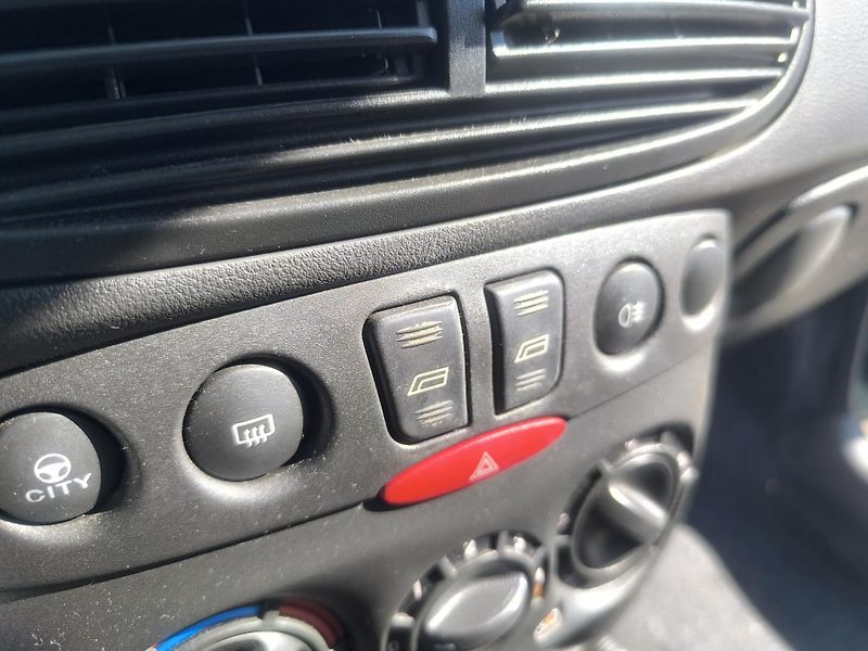 Fiat Punto 130TKM,PĚKNÉ,SERVISKA,CENA - fotka 10 z 17