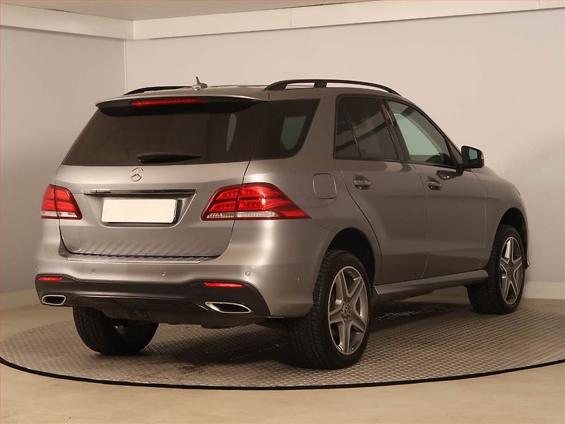 Mercedes-Benz GLE (2016) 350 d - fotka 5 z 22