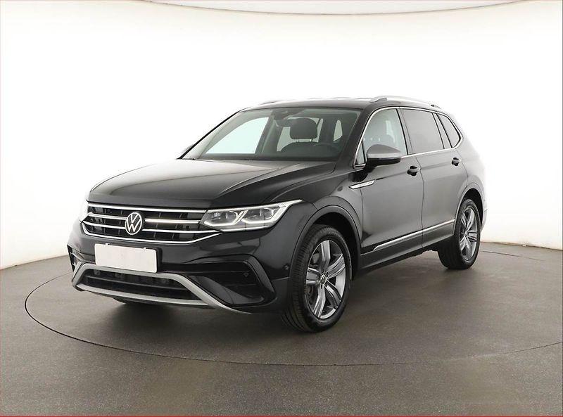 Volkswagen Tiguan Allspace (2023) Elegance 2.0 TSI - fotka 2 z 16