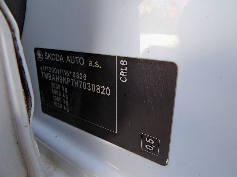 Škoda Superb 2.0TDI Style ČR Canton ACC Kam - fotka 17 z 36
