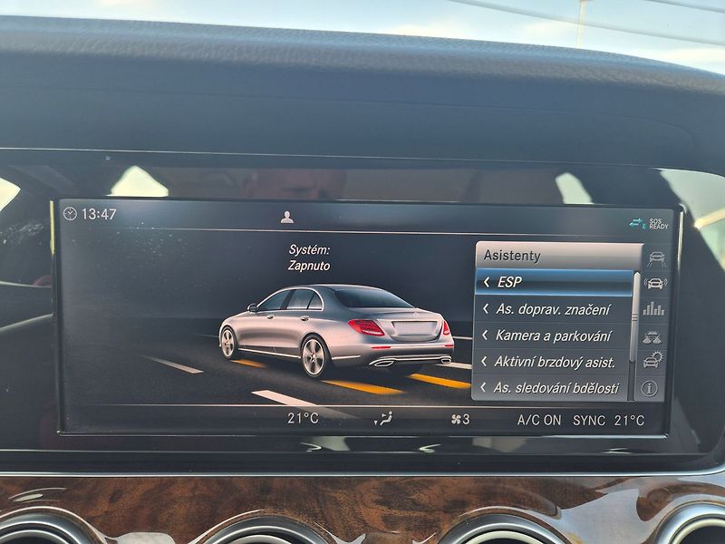 Mercedes-Benz Třídy E 4MATIC Avantgarde - fotka 23 z 28