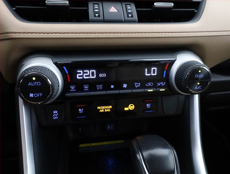 Toyota RAV4 (2019) 2.5 Hybrid - fotka 9 z 19