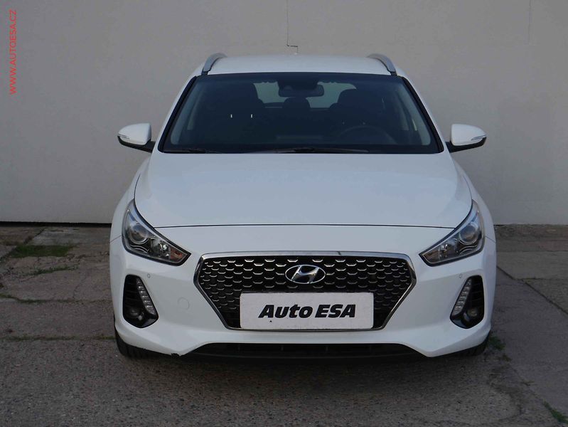 Hyundai i30 (2017) 1.6CRDi, ČR, Navi - fotka 2 z 19