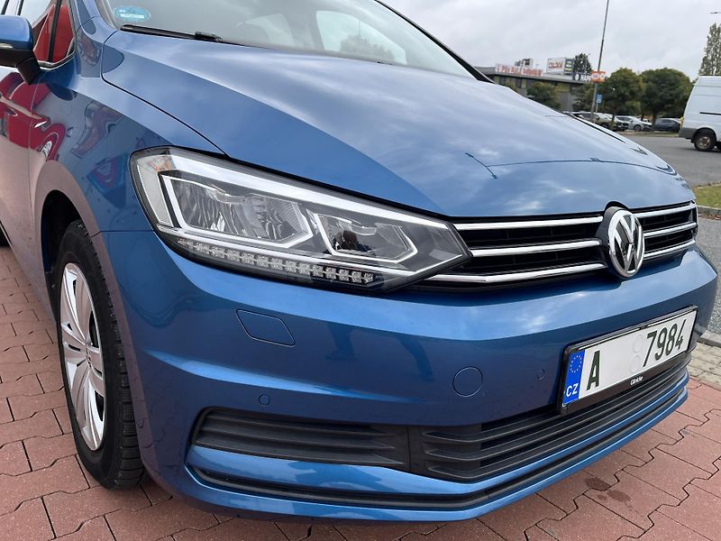Volkswagen Touran 1.6 TDi 85 kW Full Led 7 Míst - fotka 31 z 36