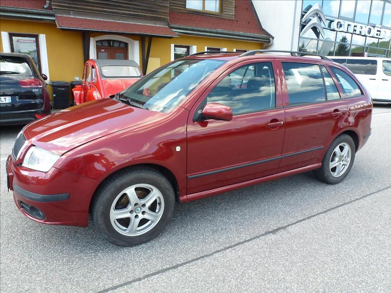 Škoda Fabia 1,4 16V Parkovací kamera - fotka 37 z 47