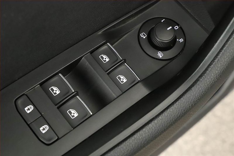 Škoda Superb (2018) 1.5 TSI, Automat, Kůže, Navi - fotka 9 z 20