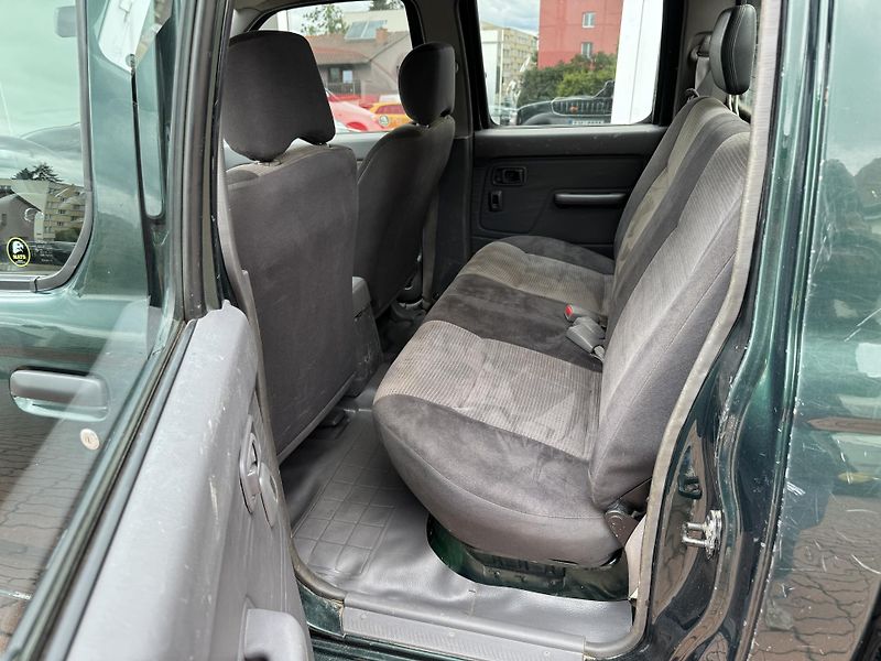 Nissan Navara (2009) původ ČR, DPH - fotka 28 z 32