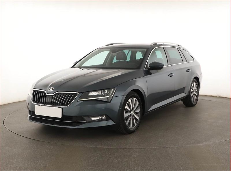 Škoda Superb (2017) 1.6 TDI, Navi, Xenony - fotka 2 z 20
