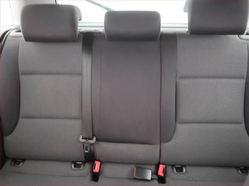 Audi A3 (2005) 1.6, po STK, oblíbený vůz - fotka 8 z 13