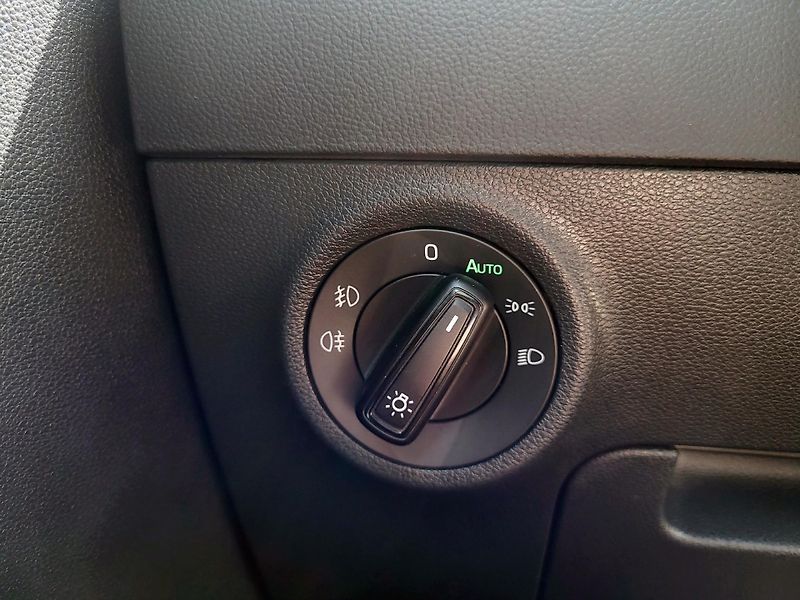 Škoda Karoq 2.0 TDi 110kW 4x4 AMBITION *ČR - fotka 22 z 47