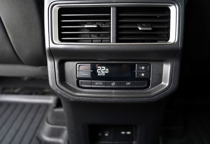 Volkswagen Atlas 2.0 TSI/automat/kůže/7 míst - fotka 34 z 49