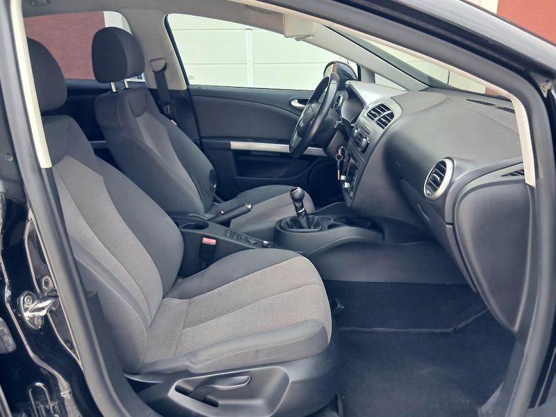 Seat Leon 1.4 TSi ČR - fotka 15 z 34