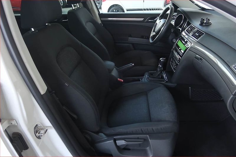 Škoda Superb (2014) 1.6 TDI, Tempomat - fotka 9 z 14