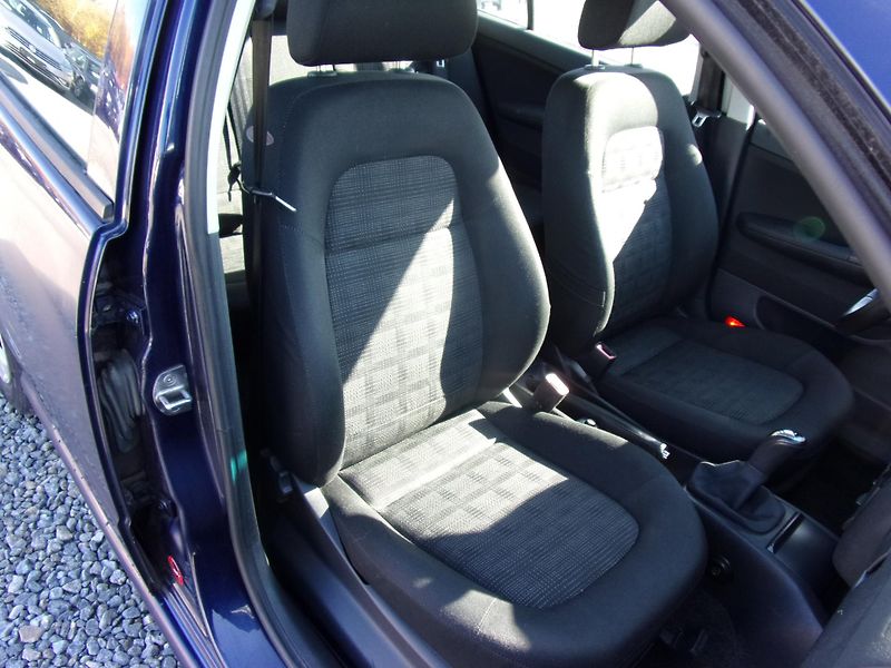 Škoda Fabia (2004) 1.2 HTP 47kW VÝBAVA KILOMETRY  - fotka 19 z 19