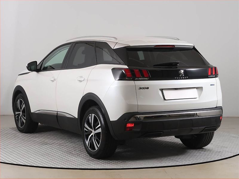 Peugeot 3008 (2017) Active 1.2 PureTech, Automat - fotka 4 z 18