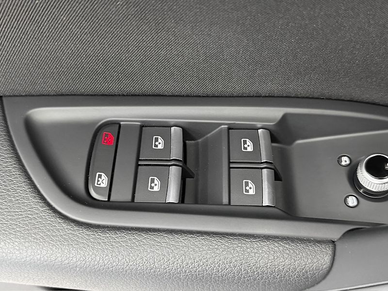 Audi Q5 2.0 PHEV QUATTRO S-LINE, PANO, - fotka 24 z 30