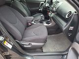 Toyota RAV4 (2007) 2.2 D-CAT 130kW 4X4 -TAŽ.ZAŘ. - náhled 23