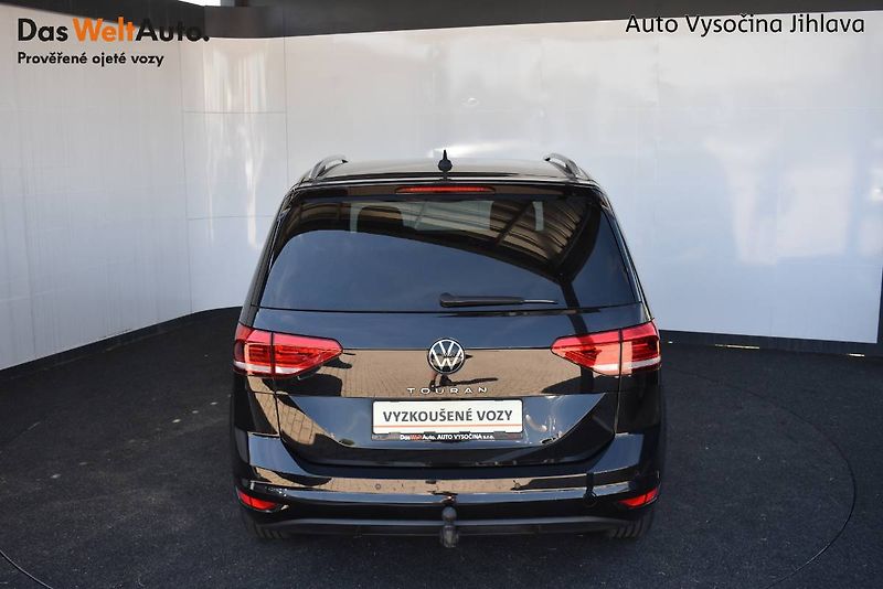 Volkswagen Touran (2023) 1.5TSI 110kW DSG, LED - fotka 8 z 26