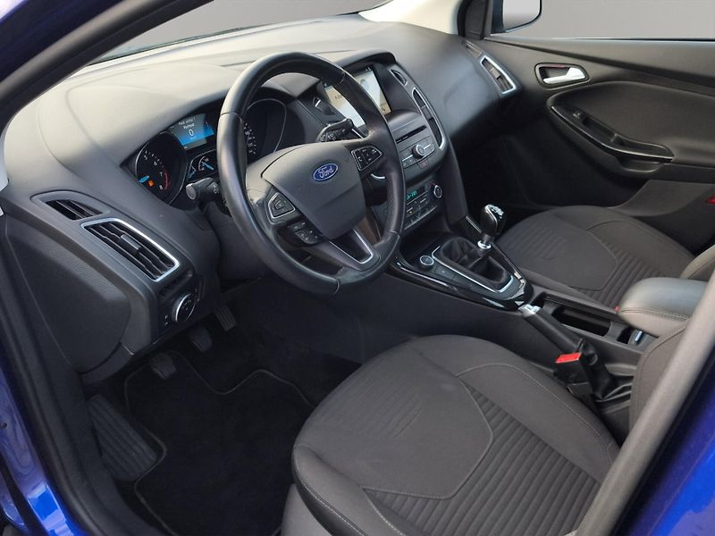 Ford Focus (2018) 1.0 EcoBoost 92kW, Serv. kniha - fotka 20 z 23