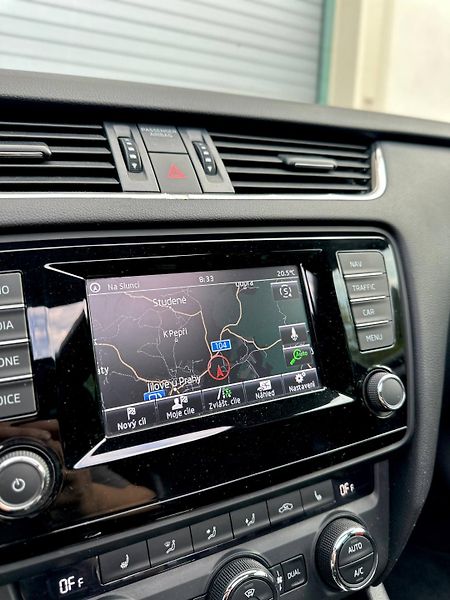 Škoda Octavia (2014) 3 COMBI 1.6 TDI DSG 165TKM - fotka 20 z 26