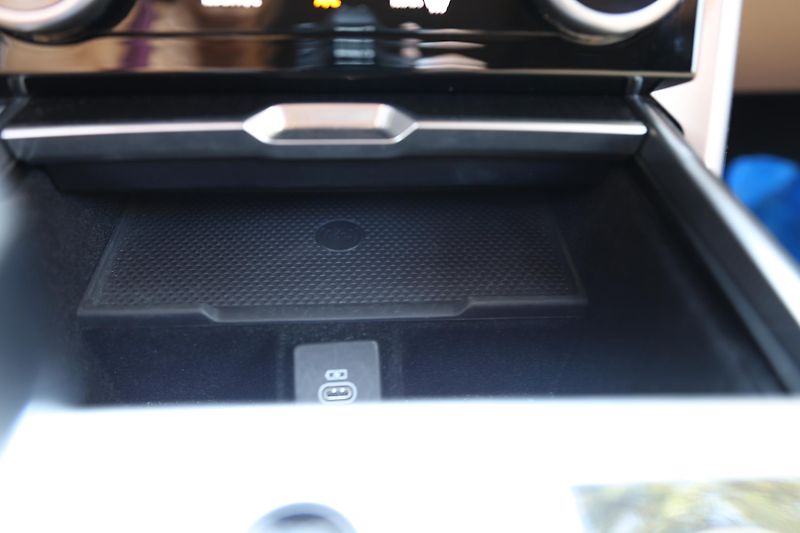 Land Rover Range Rover (2023) 3.0D mHEV D250 HSE AWD AT - fotka 31 z 42