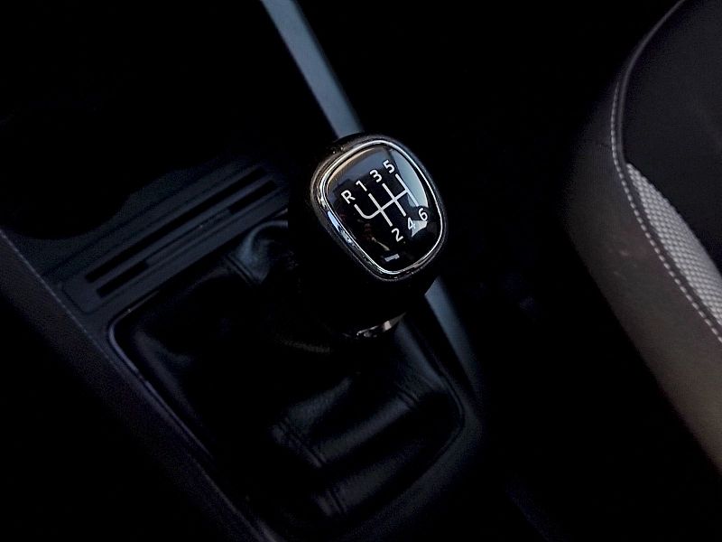 Škoda Fabia (2015) Ambition 1,0 Tsi 81 Kw - fotka 15 z 28