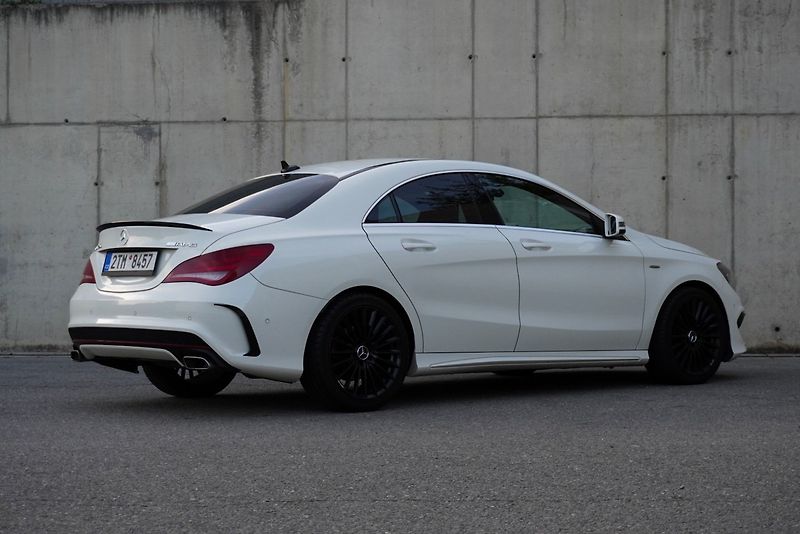 Mercedes-Benz CLA 250 160kW AMG - fotka 13 z 31
