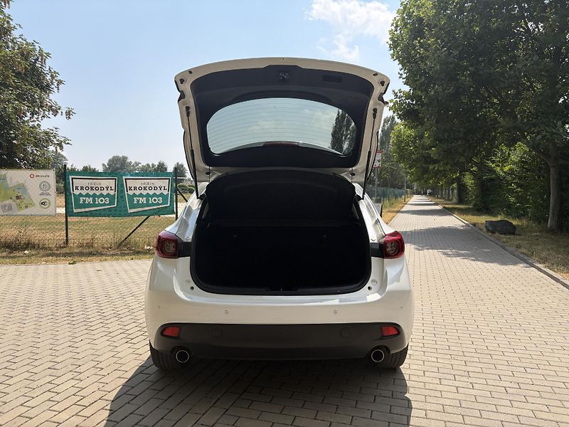 Mazda 3 2.0 Center-Line - fotka 17 z 30