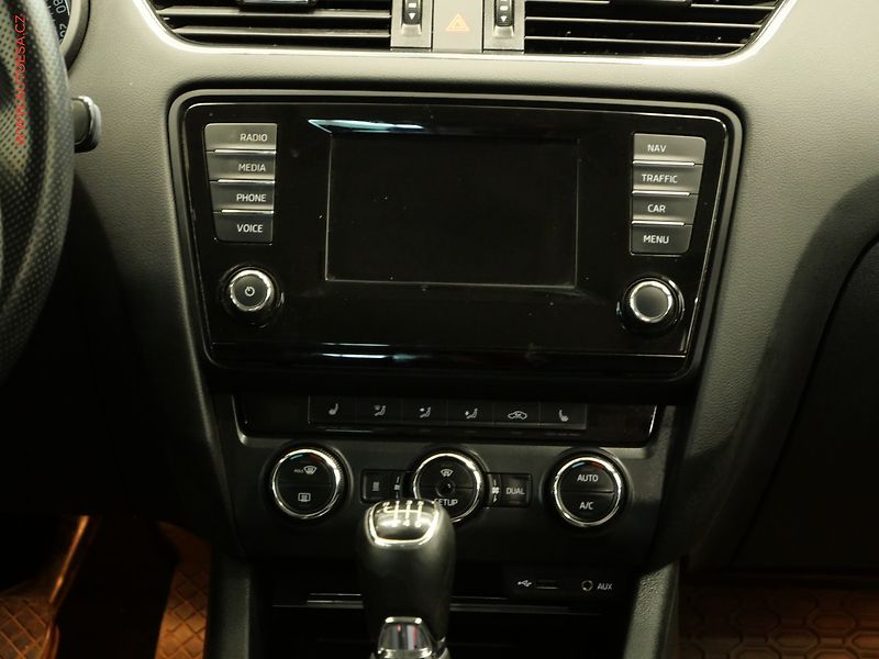 Škoda Octavia (2015) 2.0 TDi, Elegance, TZ - fotka 13 z 22