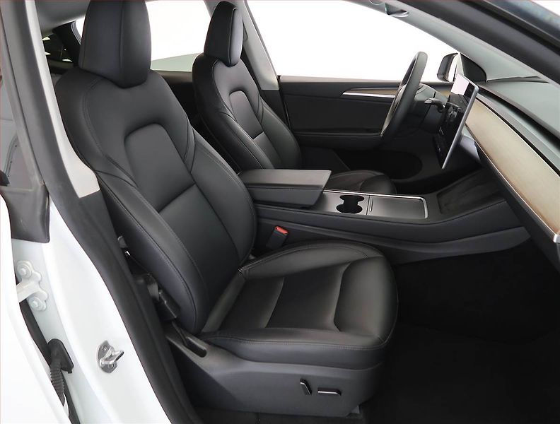 Tesla Model Y (2023) Long Range AWD 79kWh, SoH 92% - fotka 9 z 31