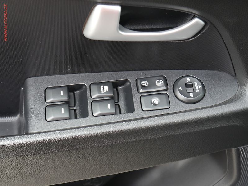 Kia Sportage (2014) 1.6 GDi, Comfort, TZ - fotka 11 z 15