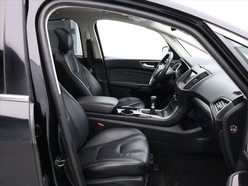 Ford S-MAX 2.0 TDCI 110kW Titanium 7-Míst - fotka 12 z 31