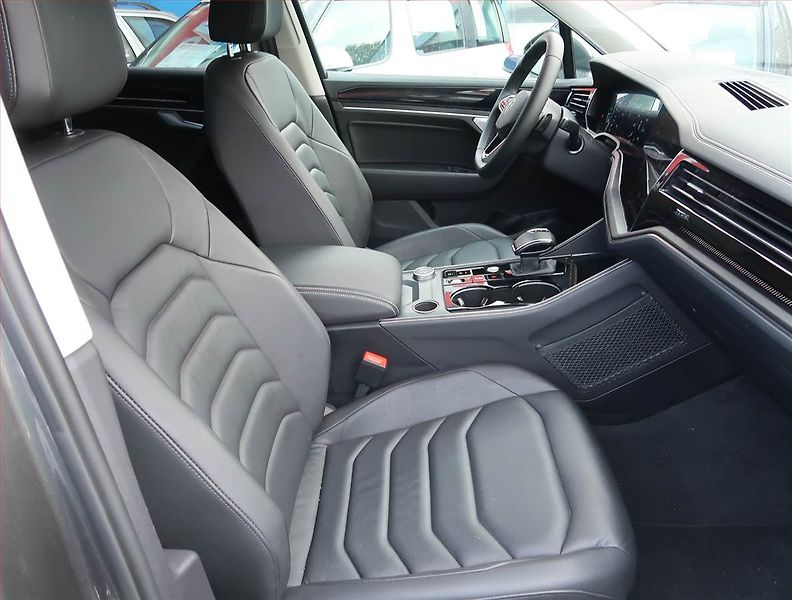Volkswagen Touareg (2024) 3.0 TDI - fotka 9 z 17
