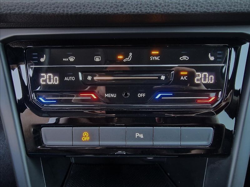 Volkswagen Touran 1.5 TSI DSG Evo Highline,ČR - fotka 34 z 50