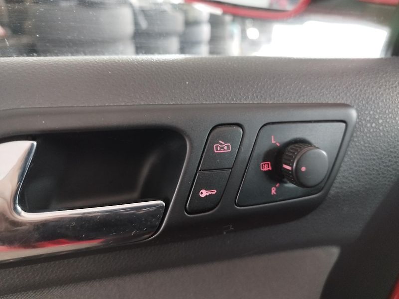 Volkswagen Polo (2007) 1,4i 59KW KLIMA CD EL.VÝ. SER. - fotka 23 z 38