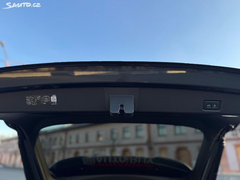Audi Q5 2.0 TDI SPORTBACK 4x4 S-LINE - fotka 43 z 45