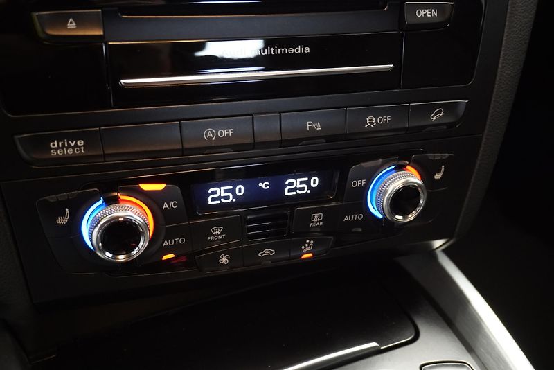 Audi SQ5 3.0TDI 313PS QUATTRO AUZTOMAT - fotka 16 z 28