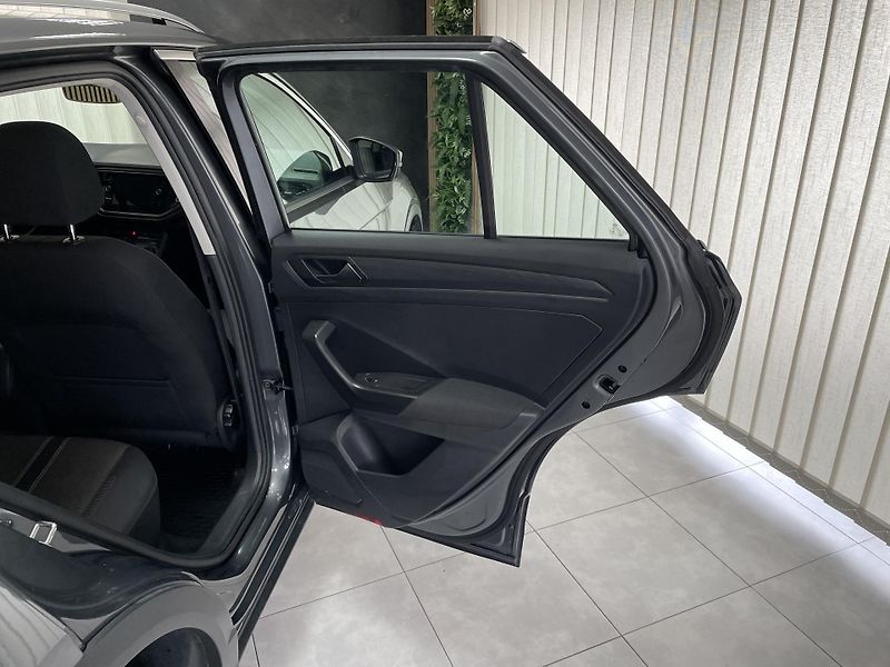 Volkswagen T-Roc 1.5 TSi ČR 6M ACC TZ  - fotka 13 z 28