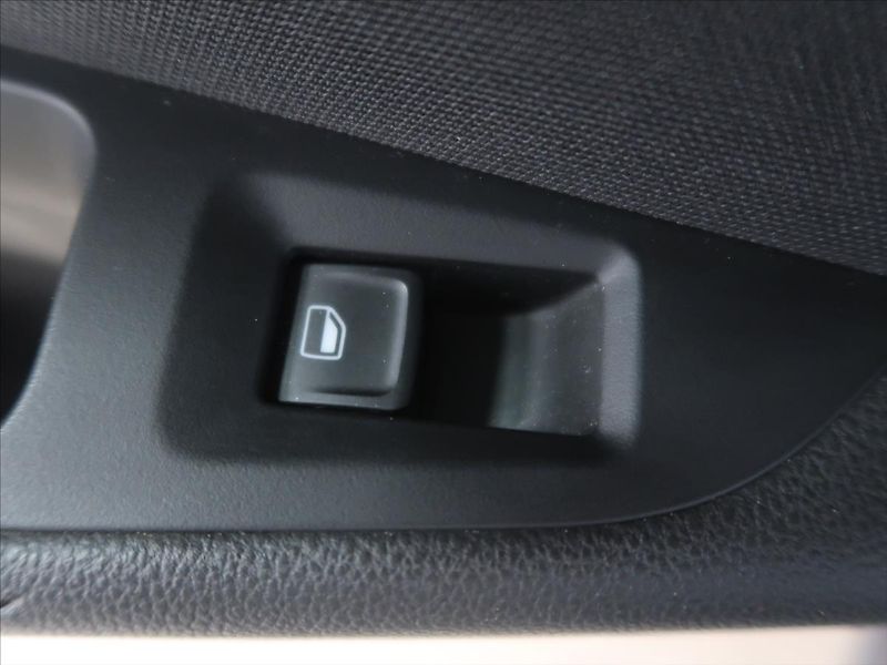 Seat Leon 2,0 TDI 110KW DSG Stylance - fotka 29 z 33
