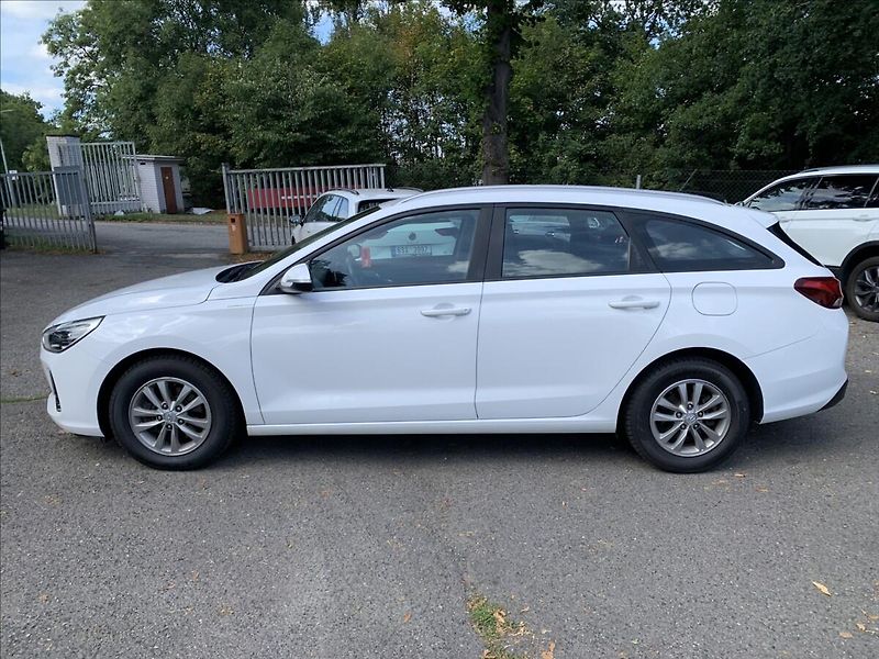 Hyundai i30 1,6 CRDI ČR - fotka 8 z 17