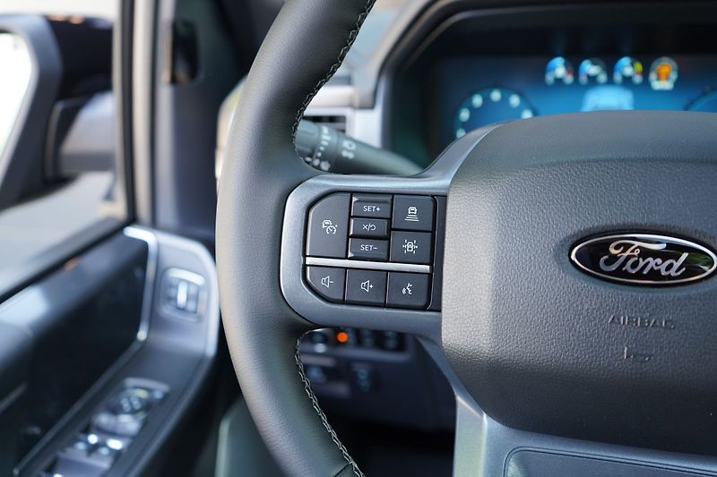 Ford F-150 (2026) Lariat 5,0 298 kW - fotka 35 z 56