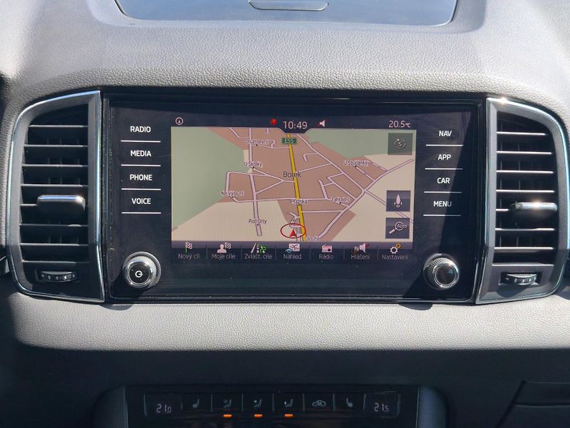 Škoda Karoq 2018 ČR 1.6 TDI DSG STYLE  - fotka 13 z 34