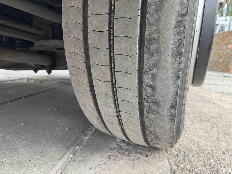 Iveco Eurocargo (2019) 120E22 EL - shrnovačka - vrata - fotka 11 z 32