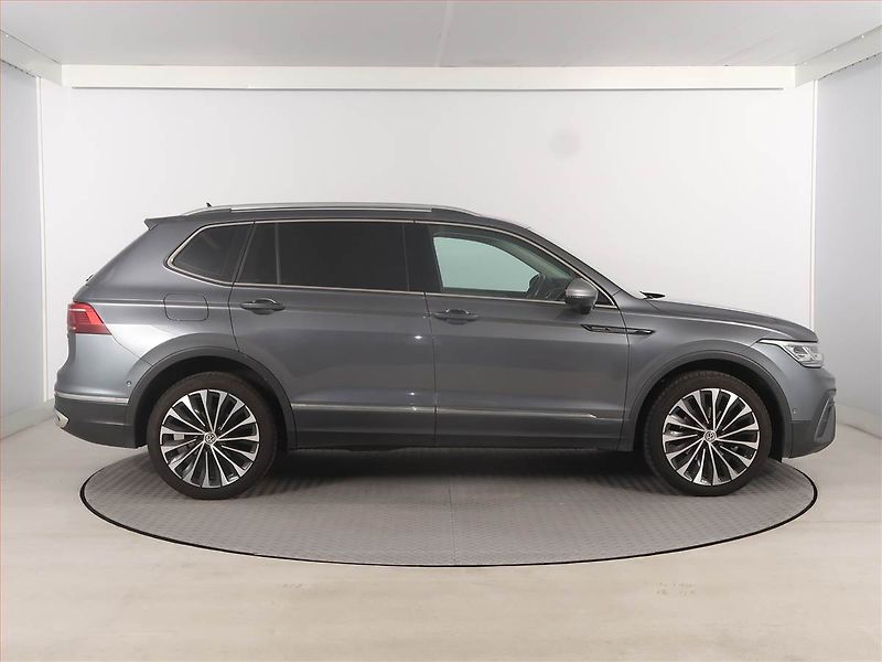 Volkswagen Tiguan Allspace (2022) Life 2.0 TDI - fotka 6 z 19