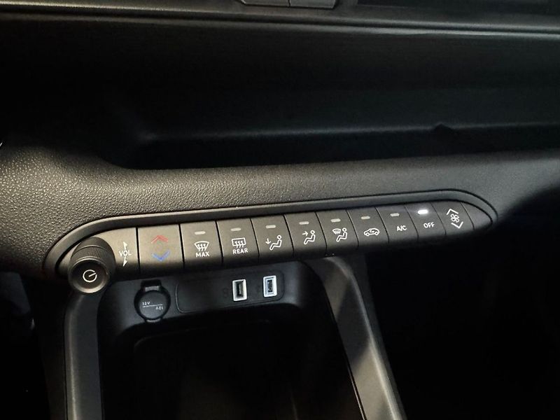 Jeep Avenger Longitude 1.2 Turbo 100k MT6 E - fotka 10 z 19