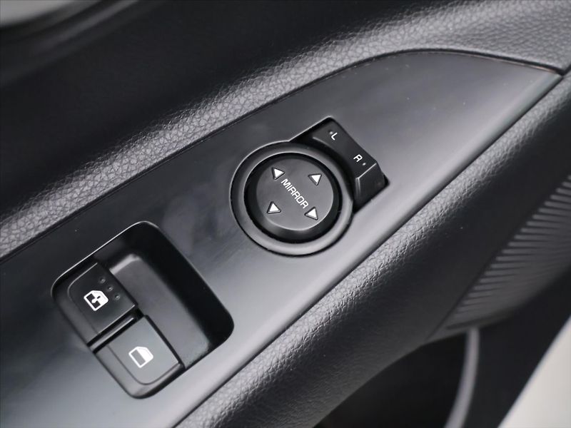 Kia Stonic 1,3 CVVT 61kW CZ Comfort - fotka 15 z 33