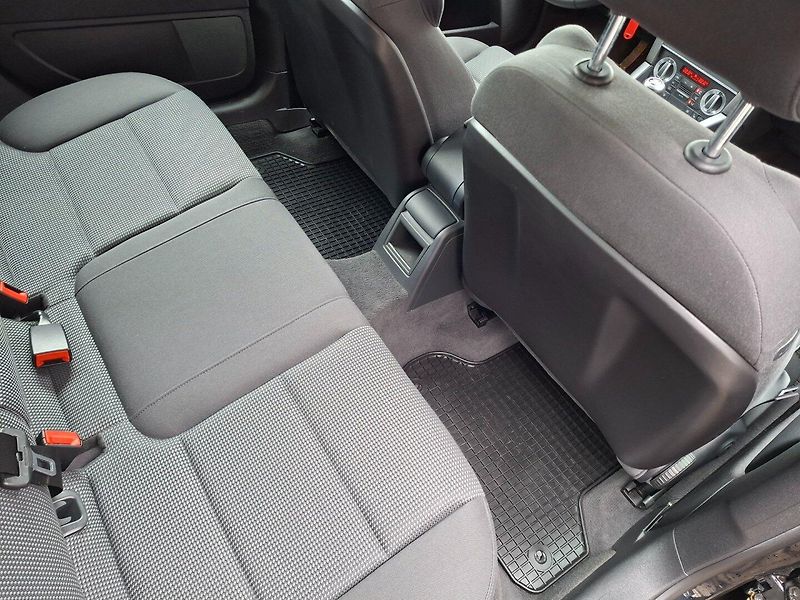 Audi A3 (2010) 1.2TFSI 77kW 6MAN -TAŽ.ZAŘ. - fotka 28 z 48