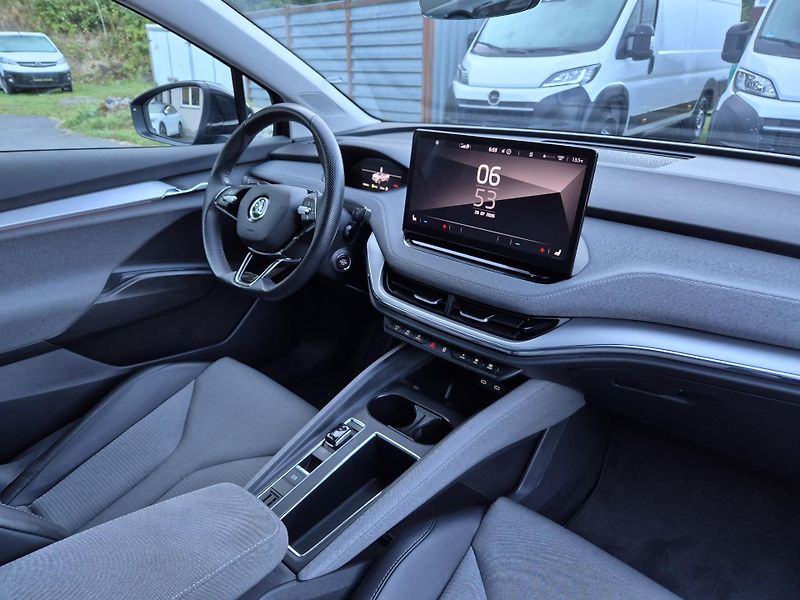 Škoda Enyaq 150kw, iV80 19ALU SOH 95% - fotka 39 z 47