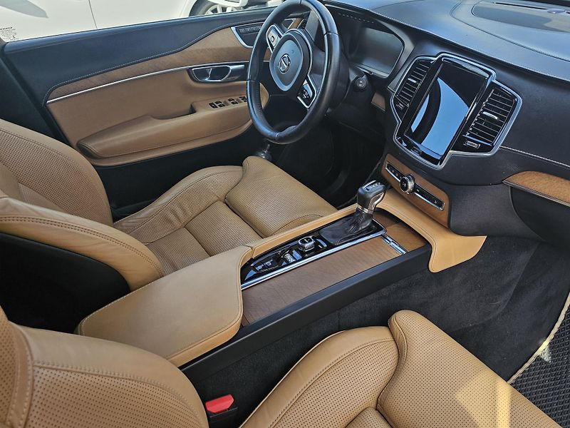 Volvo XC90 (2016) - fotka 7 z 21